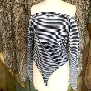 Off shoulders stripes leotard. Sz XL